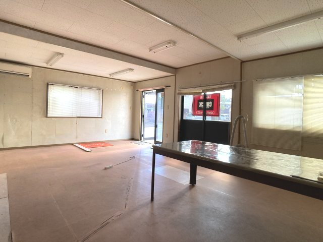 感田店舗事務所のロビー