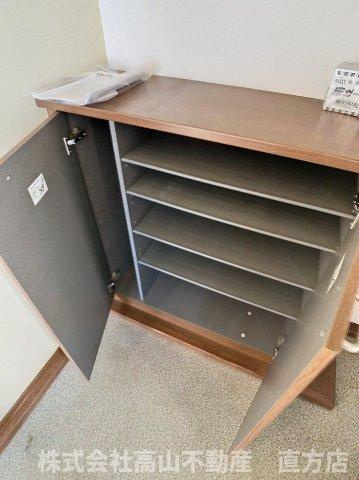 直方市溝堀２丁目のアパートの収納