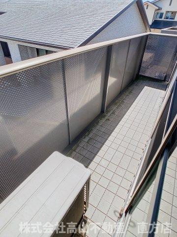 直方市溝堀２丁目のアパートのバルコニー