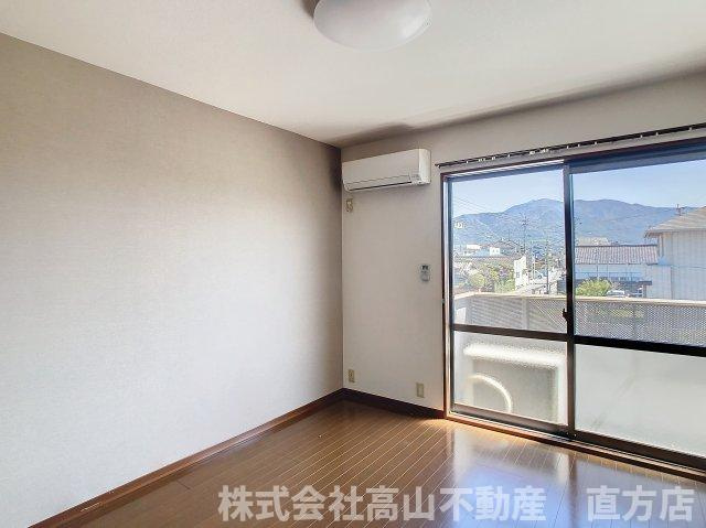 直方市溝堀２丁目のアパートの居間・リビング