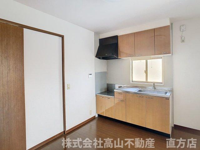 直方市溝堀２丁目のアパートのキッチン