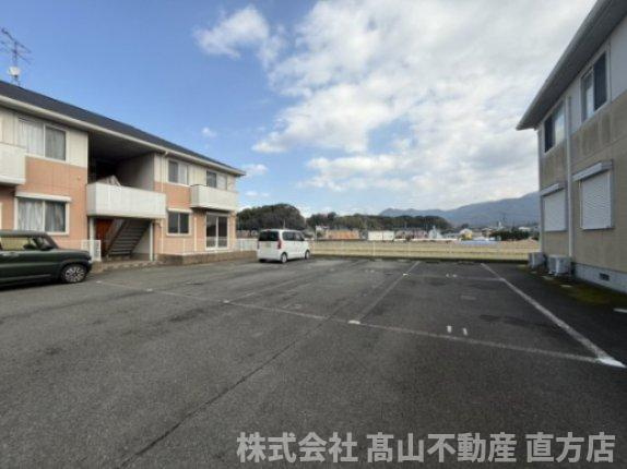 シャーメゾン頓野 B棟の駐車場