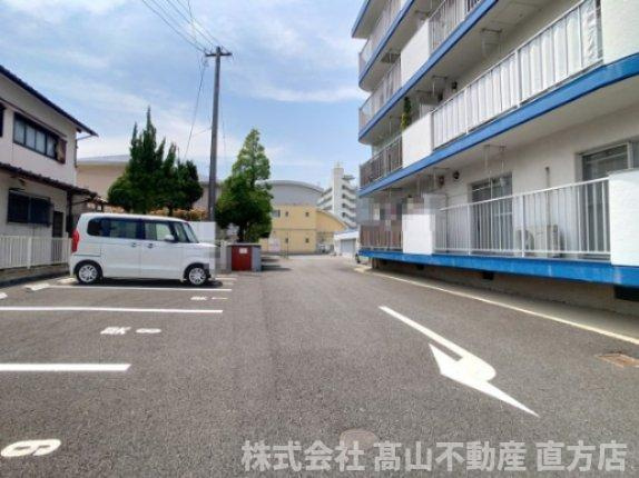 コーポなかむらの駐車場