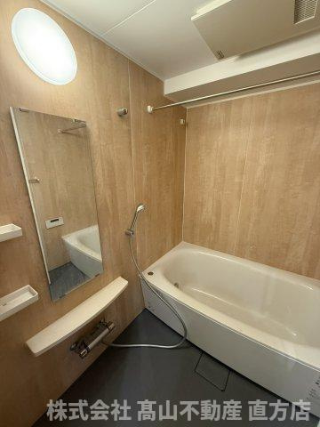 ブルーダイヤモンド中間の浴室