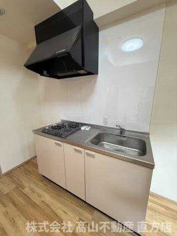 ブルーダイヤモンド中間のキッチン