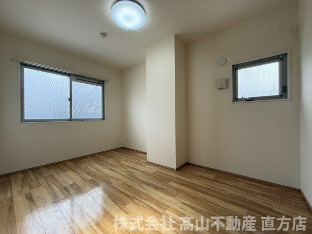 ブルーダイヤモンド中間の洋室