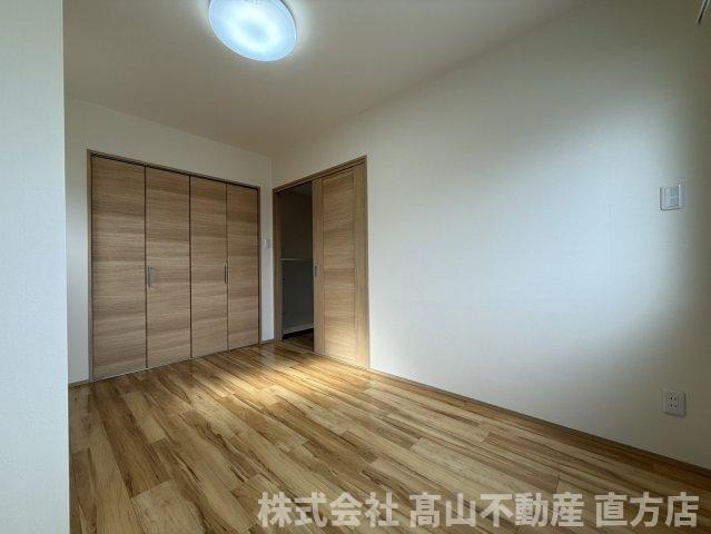 ブルーダイヤモンド中間の洋室