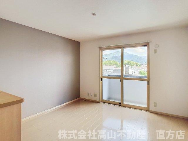 パインテールⅡの居間・リビング