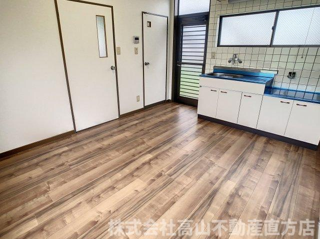 花田貸家の居間・リビング