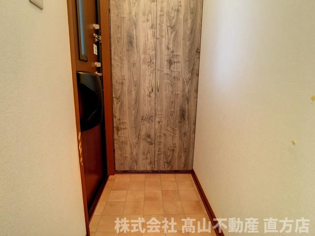 直方市大字植木のアパートの玄関