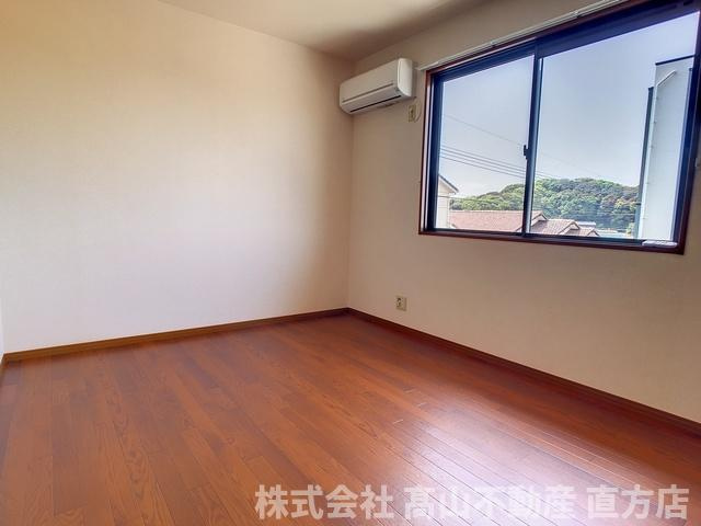 直方市大字植木のアパートの寝室