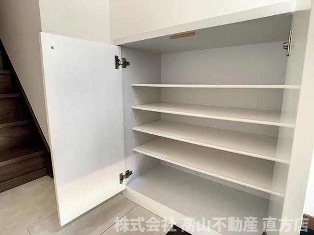 ヴィオーレ直方の玄関