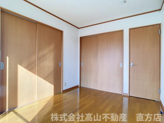 直方市大字頓野のアパートの居間・リビング