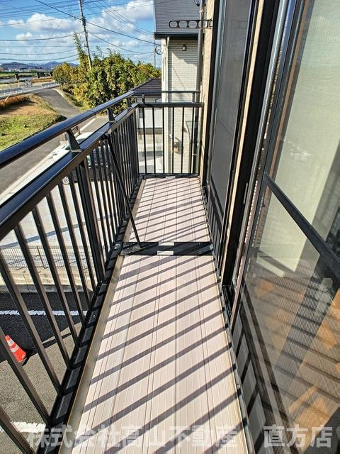 直方市大字頓野のアパートのバルコニー