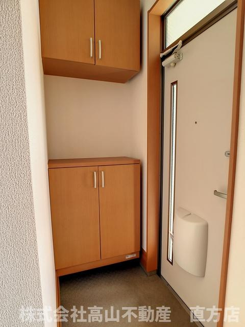 フォーレスト頓野の玄関