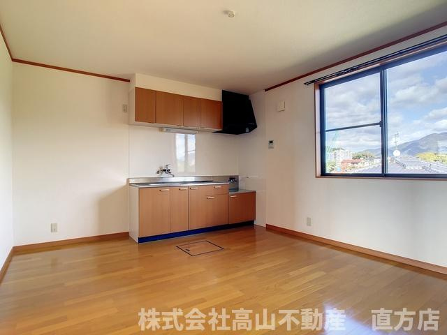 フォーレスト頓野の居間・リビング