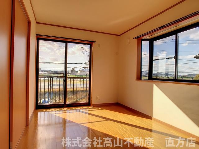 直方市大字頓野のアパートの洋室
