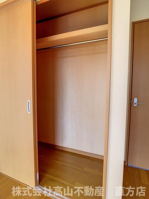 直方市大字頓野のアパートの収納