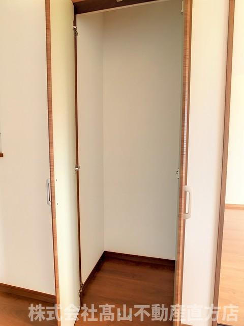 直方市大字感田のアパートの収納