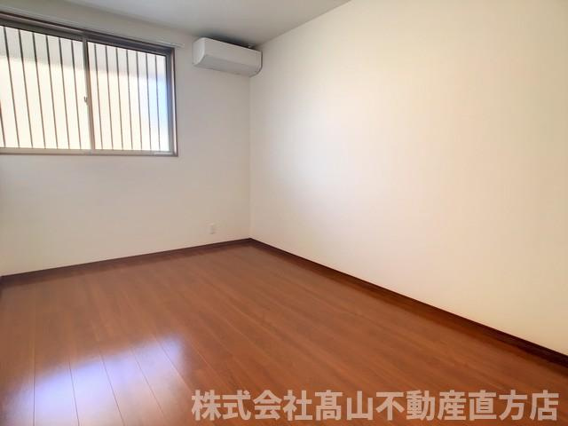 直方市大字感田のアパートの寝室