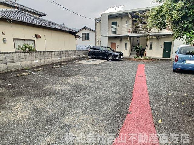 テルピンハウスの駐車場