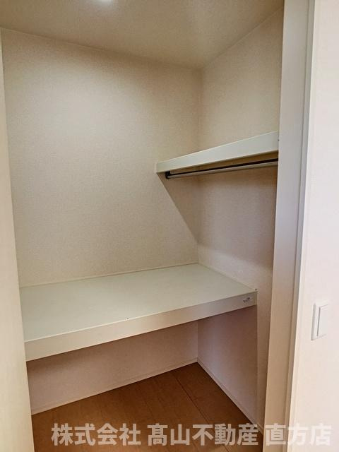 直方市大字植木のアパートの収納