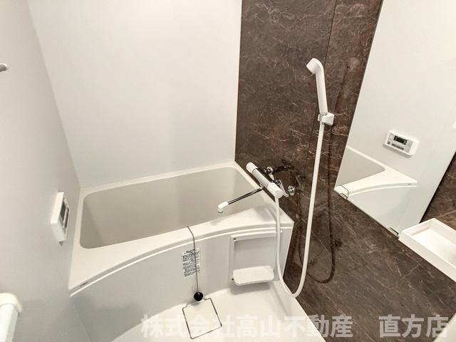 直方市大字感田の賃貸マンションの浴室