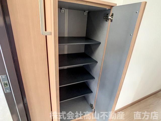 直方市大字感田の賃貸マンションの玄関