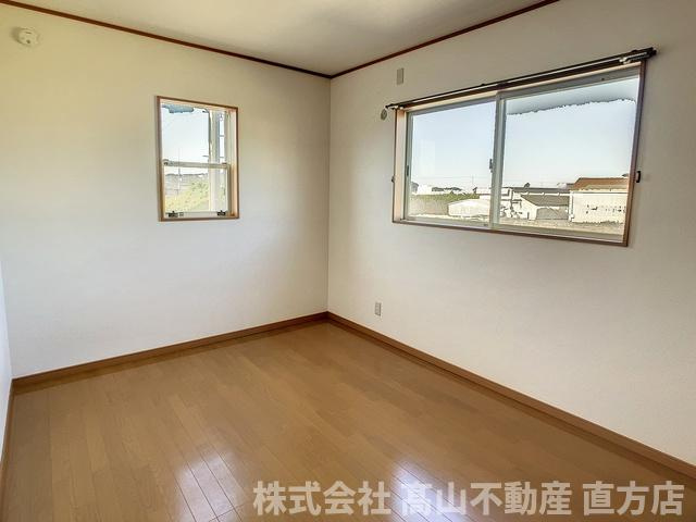 直方市大字中泉のテラスの寝室