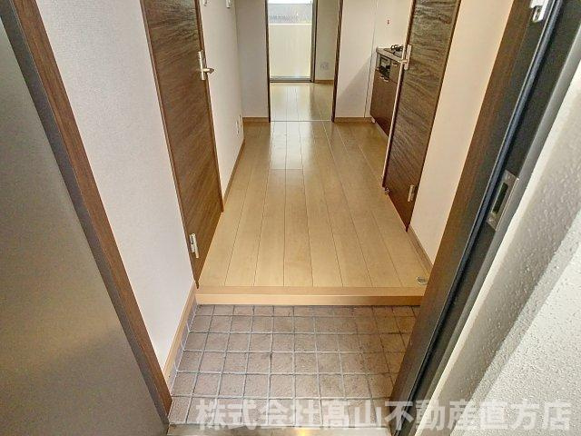 ユーミークランツ殿町の玄関