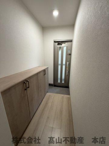 北九州市八幡西区大浦１丁目のアパートの玄関