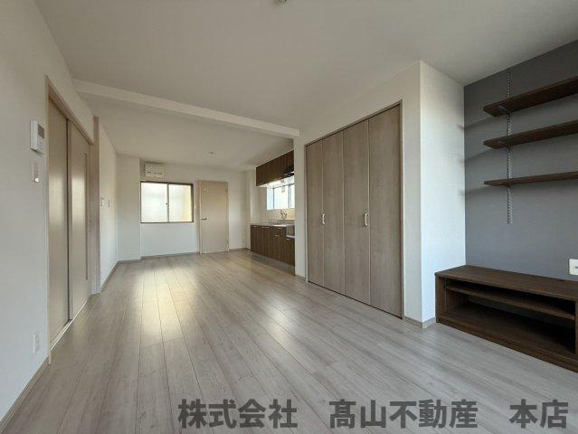 北九州市八幡西区大浦１丁目のアパートの居間・リビング