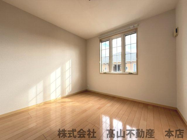 三洋タウン岡垣の居間・リビング