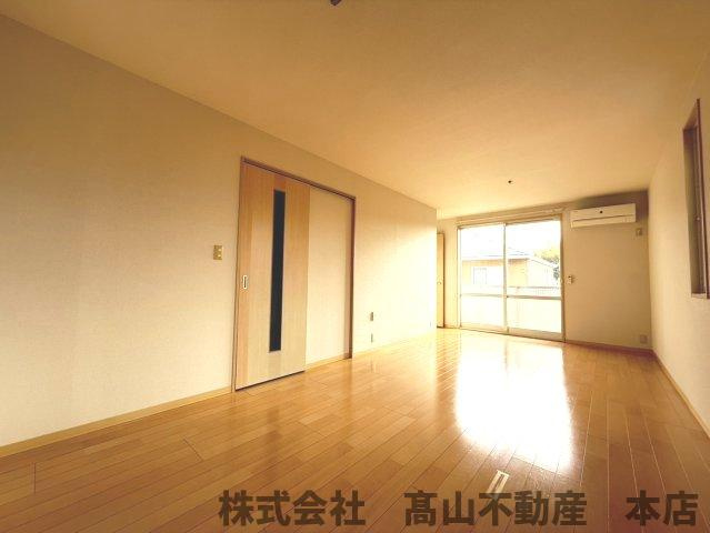 三洋タウン岡垣の居間・リビング