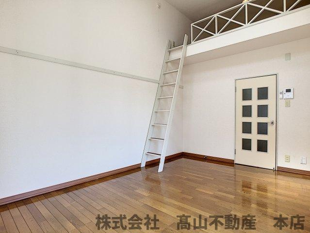 パームビレッジⅡの居間・リビング