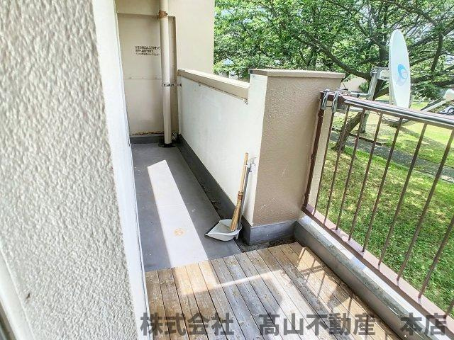 日の里東住宅1棟のバルコニー
