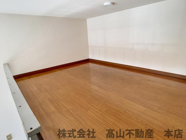 ヴィラパークＩの居間・リビング|ロフト