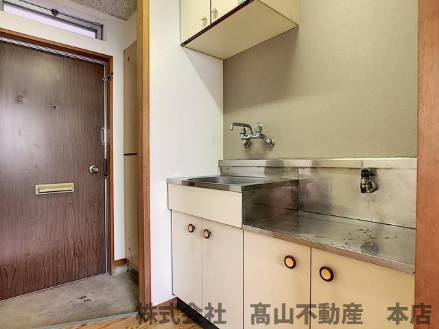 コーポしらいしAの玄関