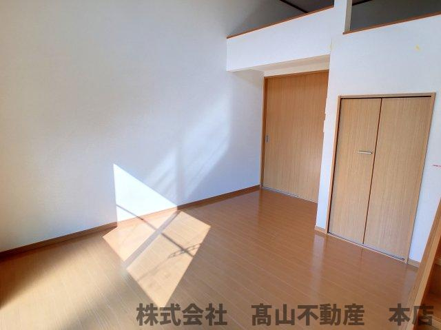 ジェニファー１１の洋室