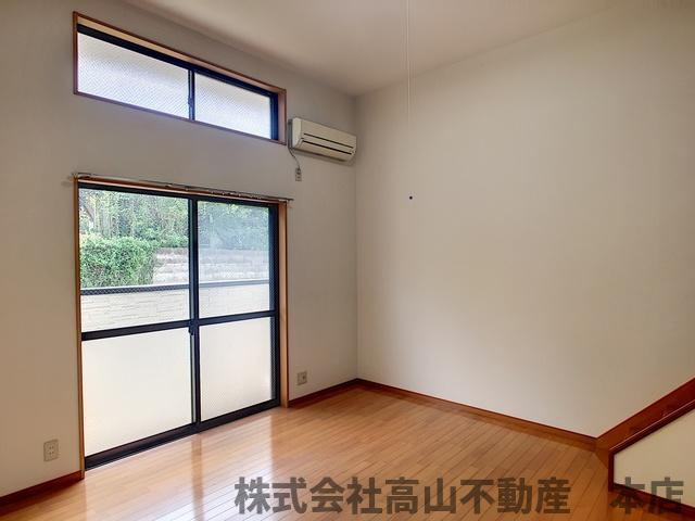 ジェニファーⅢの居間・リビング