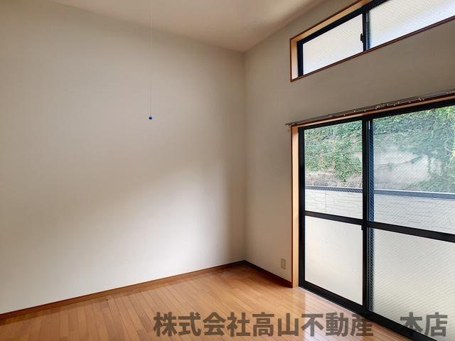 ジェニファーⅢの居間・リビング