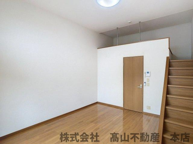 ジェニファーⅤの居間・リビング