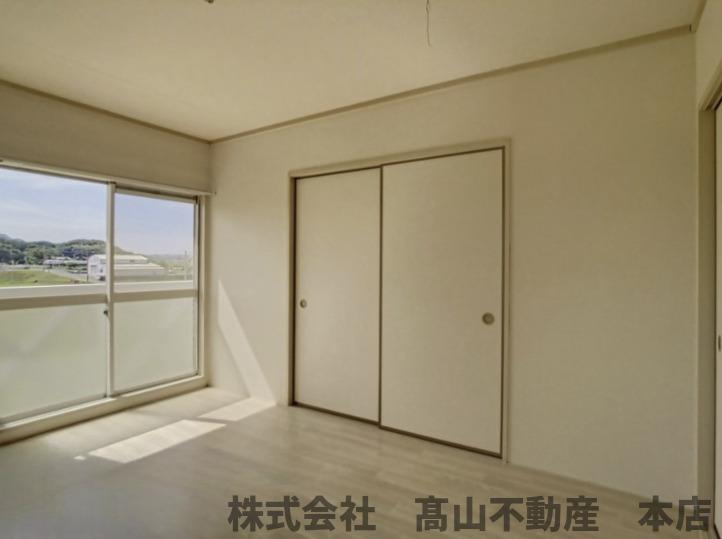 ドミール赤間苑の洋室