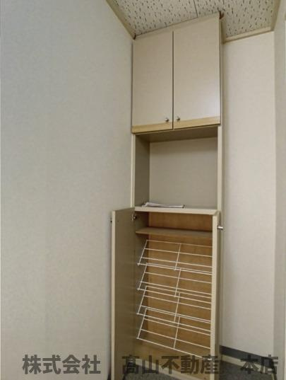 ドミール赤間苑の収納