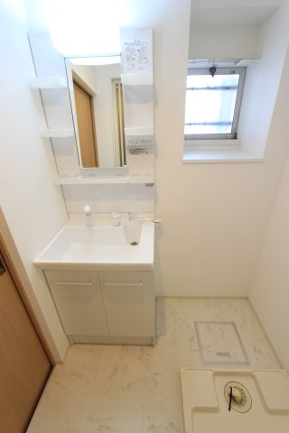 こだまハイツの洗面所|脱衣スペースもあります