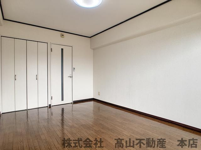 ロワールインアカマの洋室