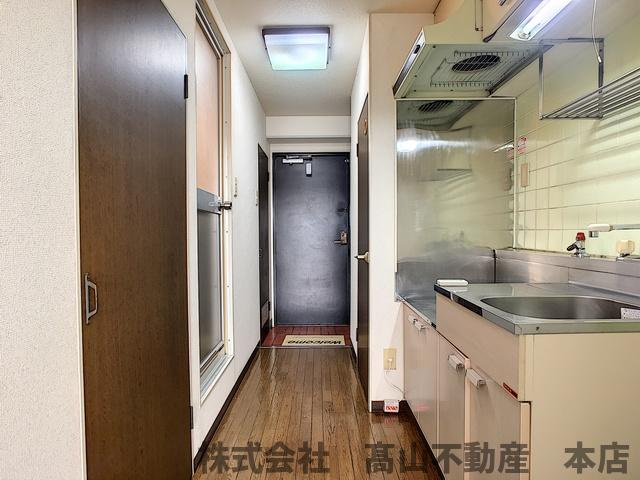 ロワールインアカマの居間・リビング