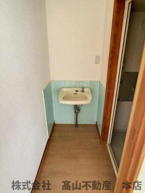 土穴幸福荘の洗面所