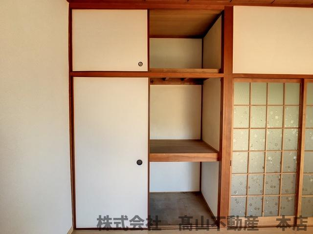 土穴幸福荘の収納