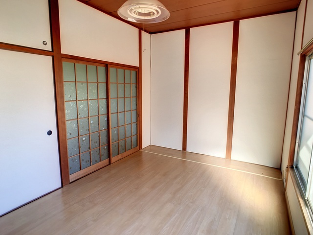土穴幸福荘の内装